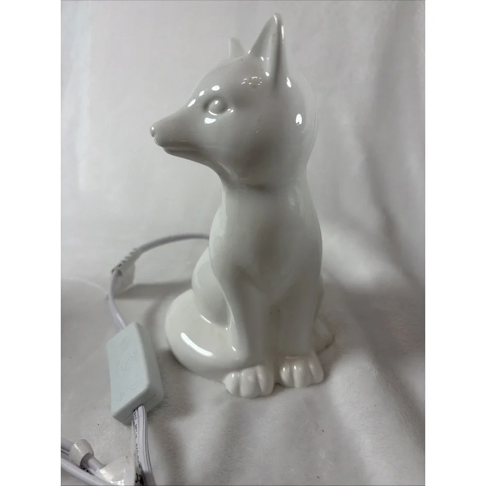 Target White Ceramic Cat Accent Lamp Figural Kitty Night Light Minimalist Boho